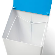 Papelera de reciclaje de diseño con tapa azul