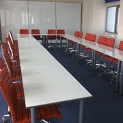 Silla Top de Dile Office en sala de reunión vanguadista