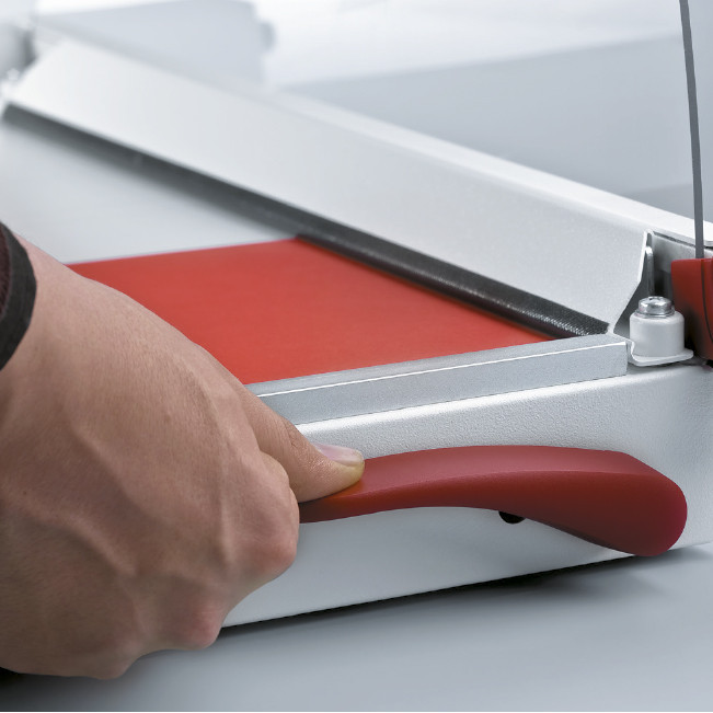 Cizalla de palanca con prensado automático y sistema Easy-Lift