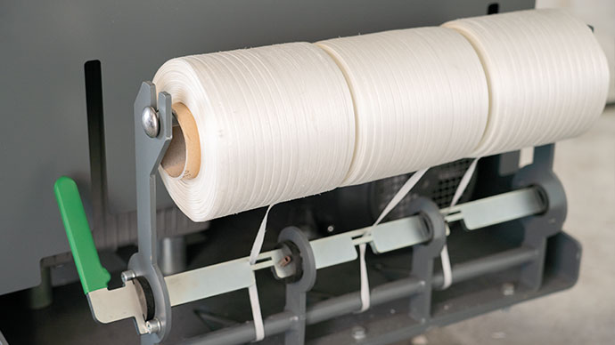 Para atar las balas la destructora HSM SP 5088 usa tres rollos de atadura WG30