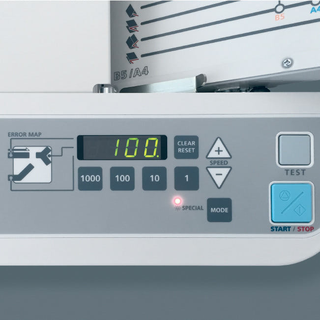 El panel de control es muy sencillo y claro, incorpora acceso directo a 1000, 100, 10, 1 plegados, botones de velocidad y modo test, además de display digital con contador progresivo/regresivo. de 4 dígitos