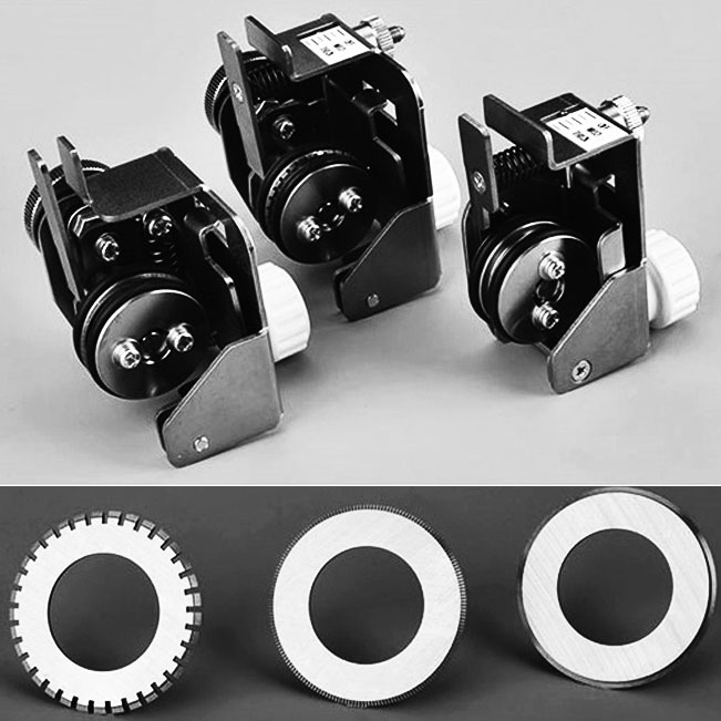 La plegadora Uchida EZF-600 es una máquina polivalente, ya que se puede usar además de para plegar, para hendir y para microperforar a alta velocidad.