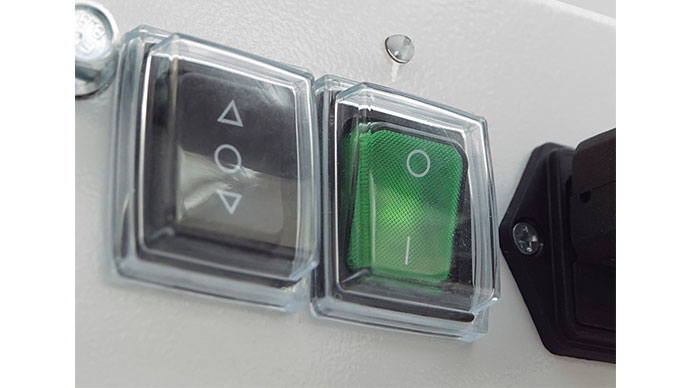 Control con interruptores de encendido y cambio de velocidad
