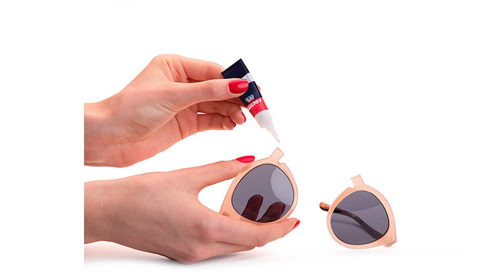 El pegamento de contacto Loctite Super Glue 3 pega en tan sólo 3 segundos con uniones limpias, transparentes y resistentes.