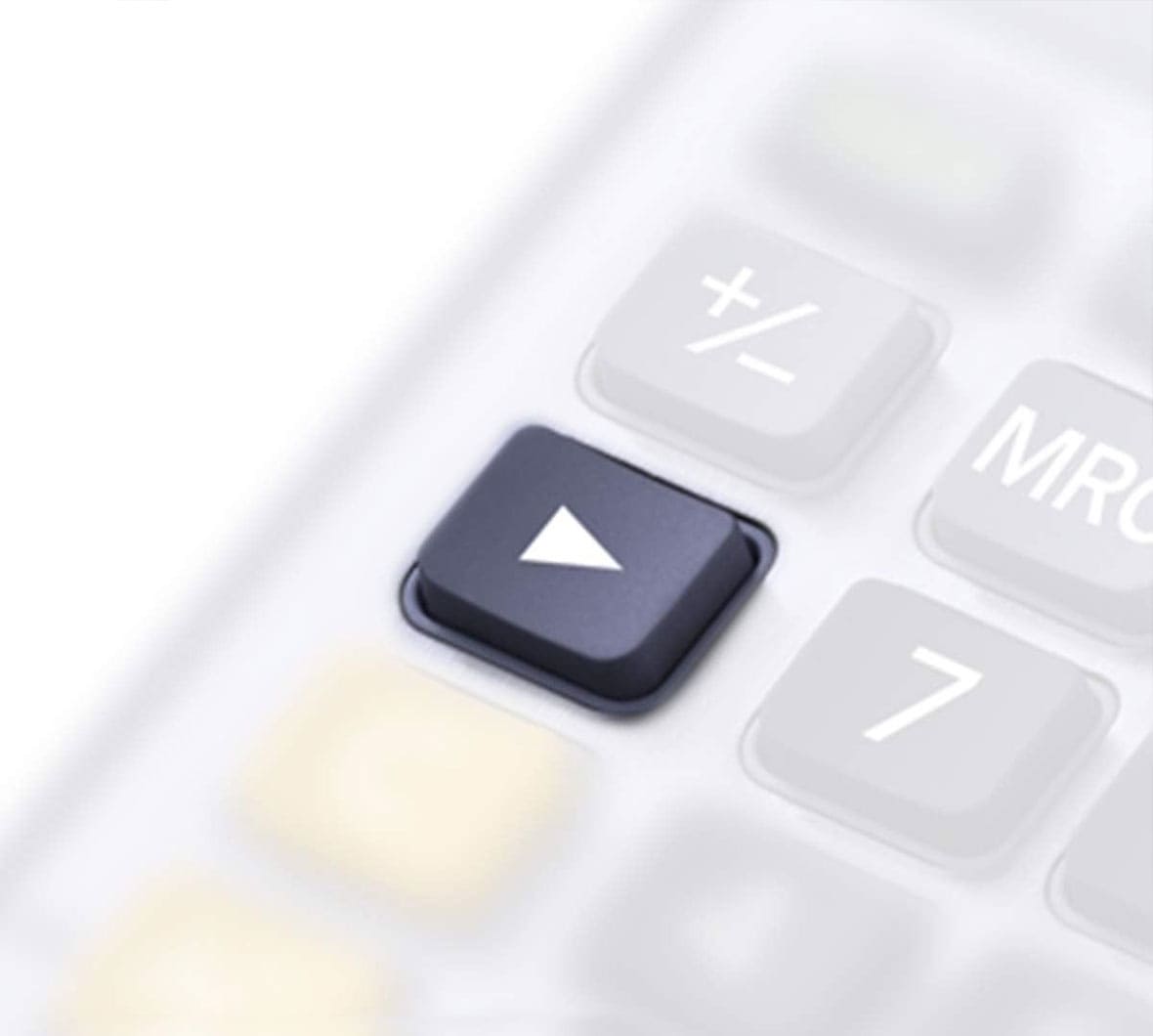 Para que hagas tus cálculos de una manera eficiente, la calculadora Casio MS-120TER también incorpora una tecla de corrección rápida.