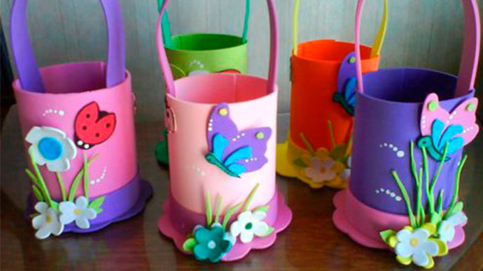 Para todo tipo de manualidades La goma EVA de Fixo es un producto muy habitual para realizar todo tipo de manualidades como muñecas fofuchas, marionetas, disfraces, figuras, mascaras, flores de decoración... además se puede pintar y es lavable.