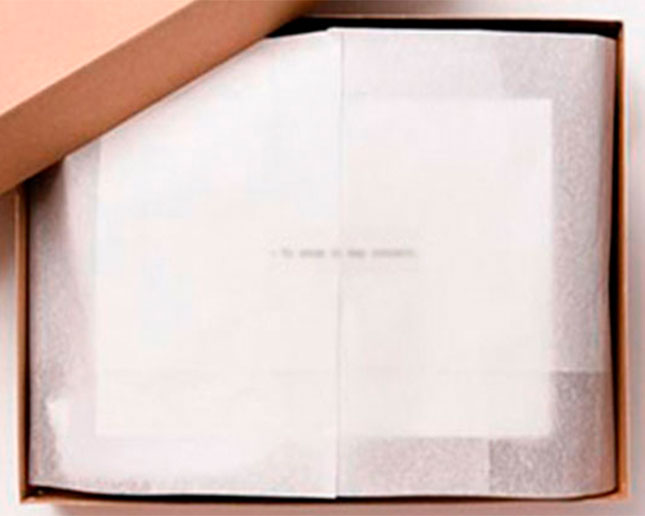 Material de primera calidad con textura lisa presentado en bolsita de plástico.