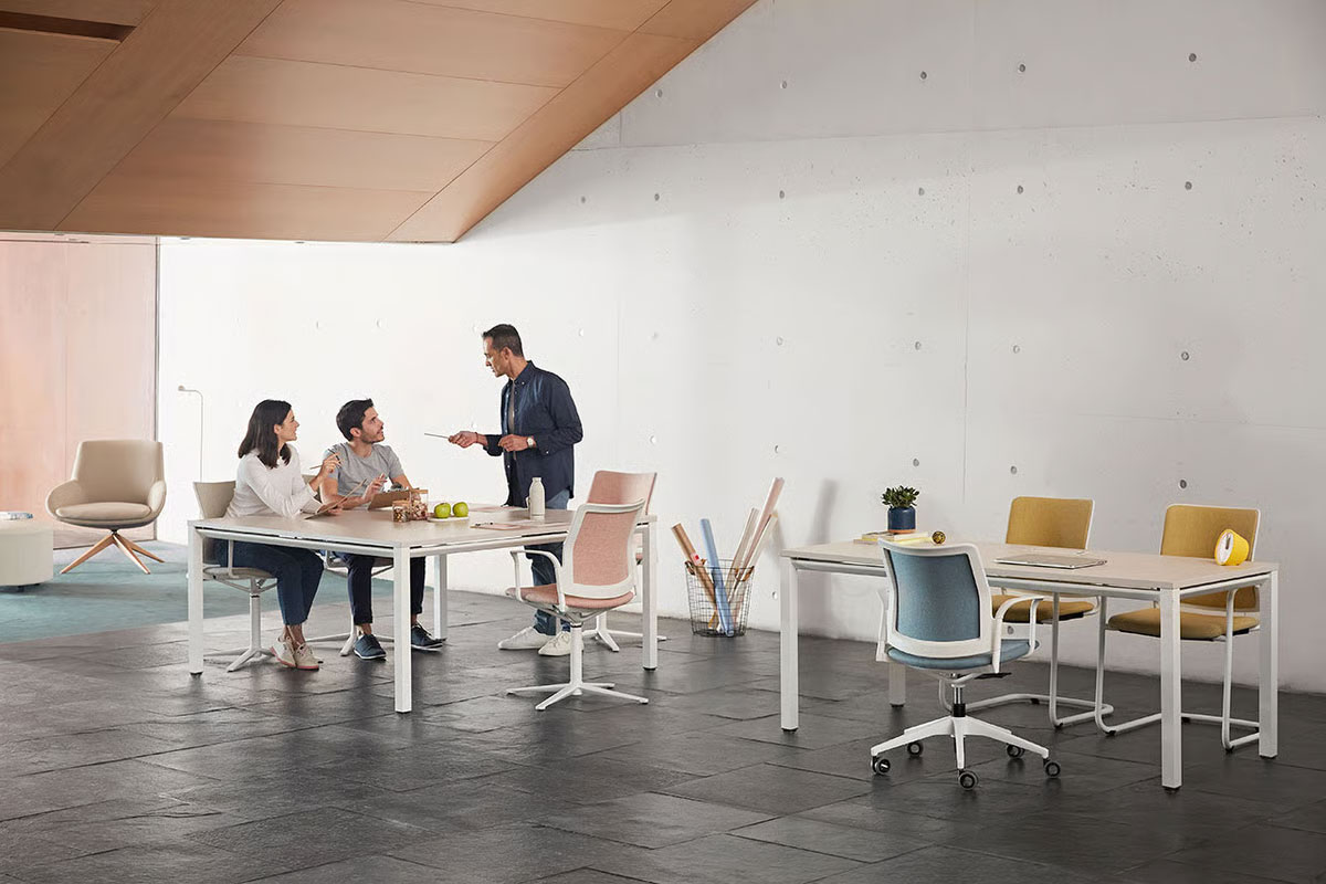 La Vital es la gama media de mesas Vital de Actiu, la más vendida, completa y configurable Mesa Vital en oficina de diseño actual