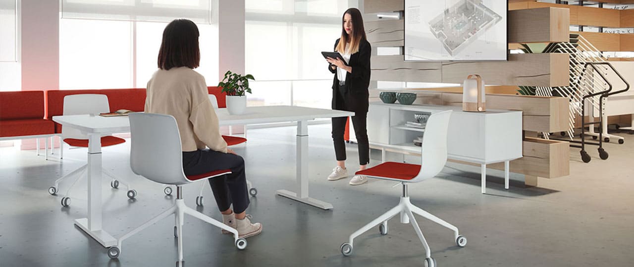 Mesa de reunión elevable en altura Mobility de Actiu