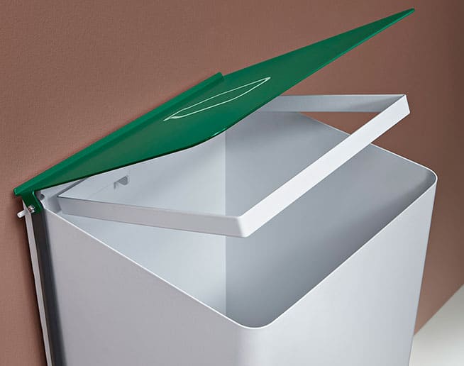 Papelera Thun con tapa abierta