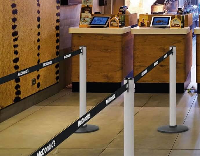 Poste separador en barra de McDonalds