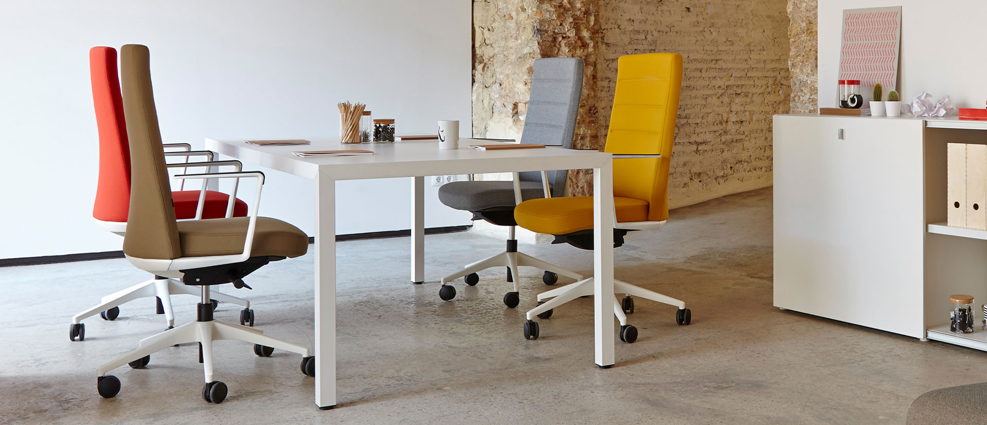 Cron de Actiu: sillón de dirección de alta gama tapizado integral Sillón de Dirección Cron de Actiu tapizado en varios colores