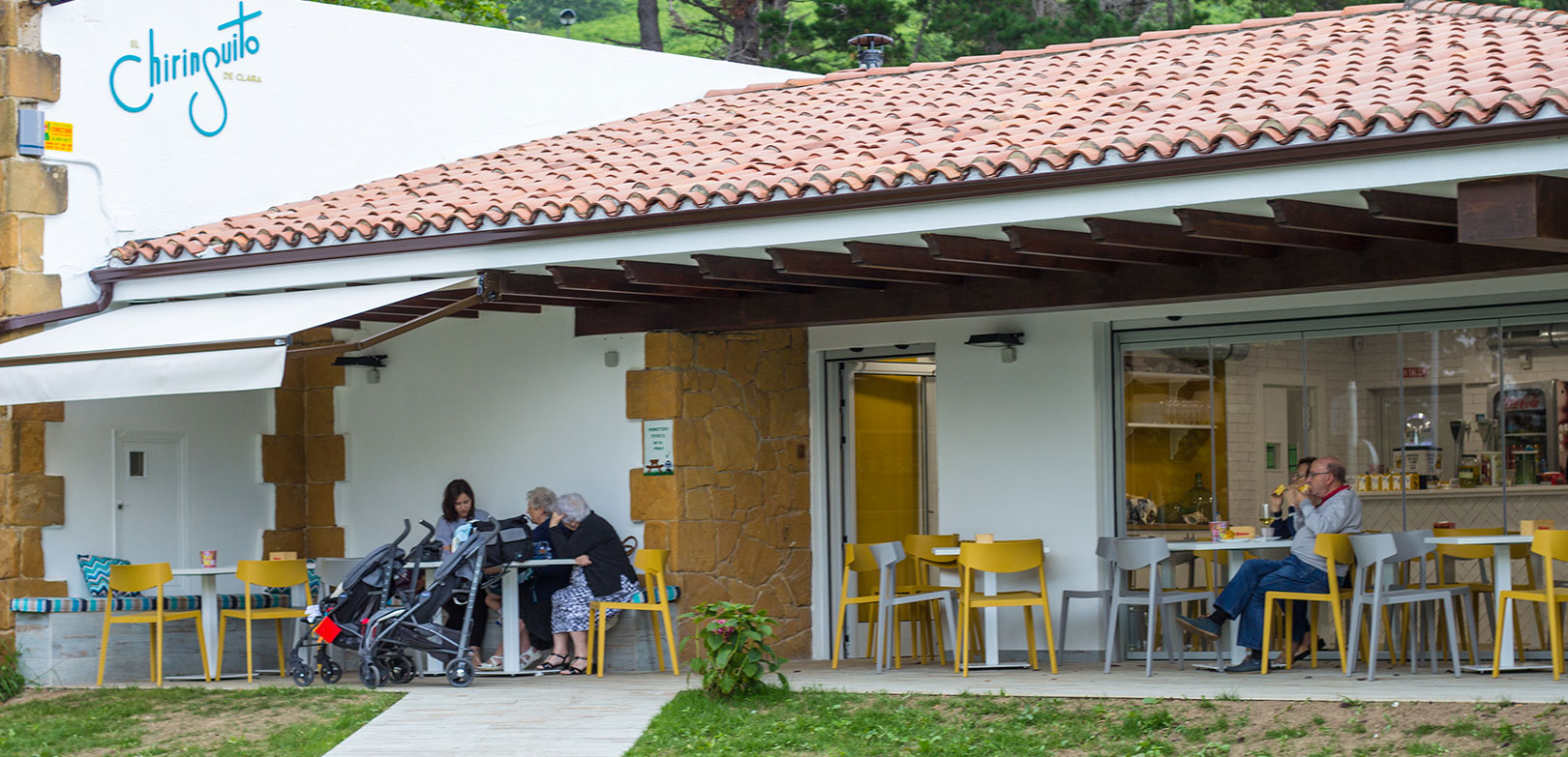 La silla Wing de Actiu lleva ya más de una década en algunos de tus restaurantes y cafeterías preferidos