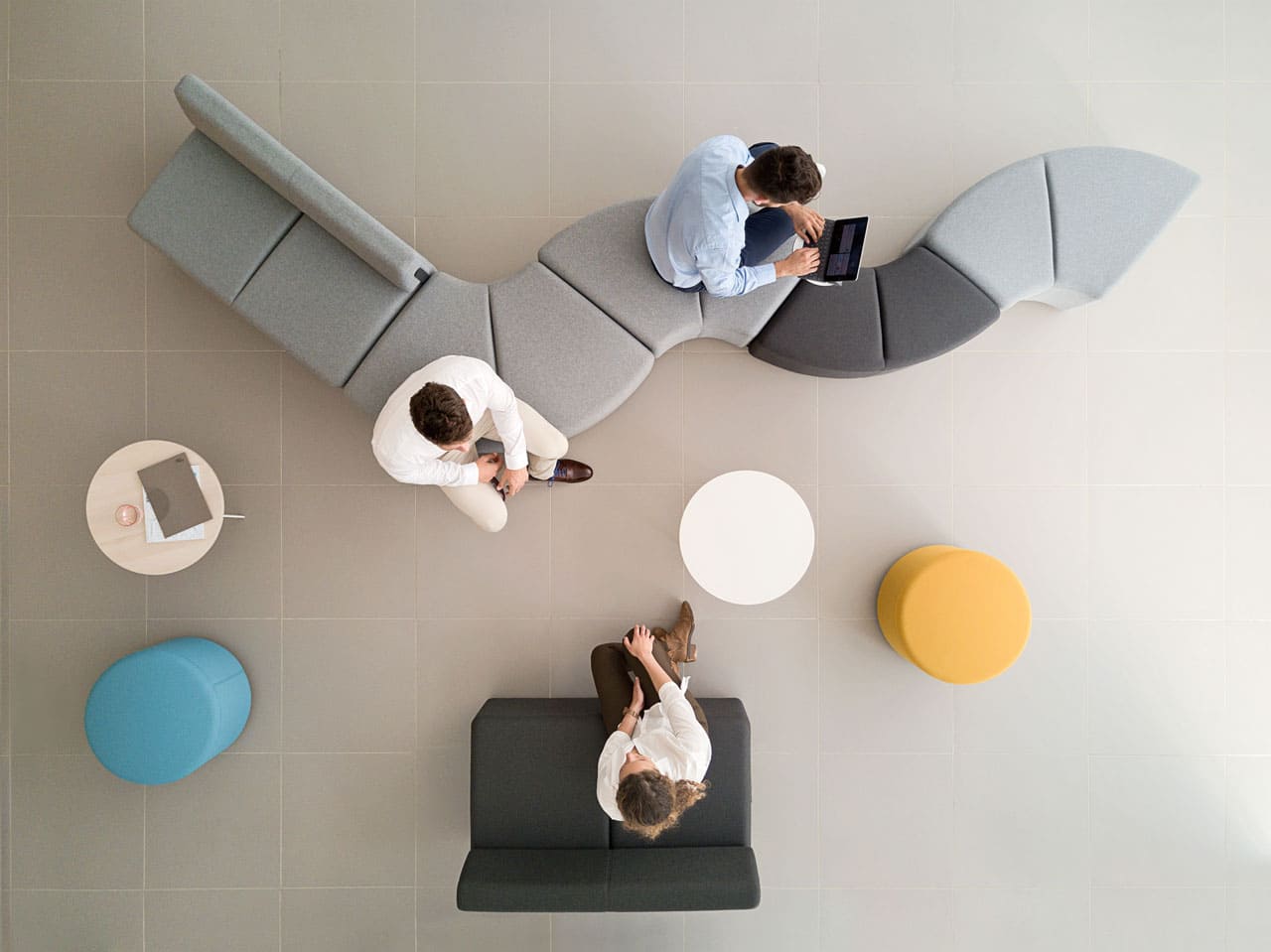 Sofá modular Bend Actiu en zona de relax