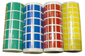 Rollos de pegatinas de colores tipo gomets con forma de cuadrado