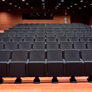 Butacas negras para auditorio, cine o sala de conciertos Audit Actiu