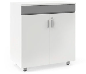 Silla Spacio con reposabrazos y estructura en gris y asiento tapizado en granate