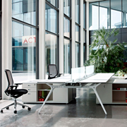 Mesa de diseño para oficina Arkitek de Actiu