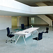 Mesa de diseño para oficina Arkitek de Actiu