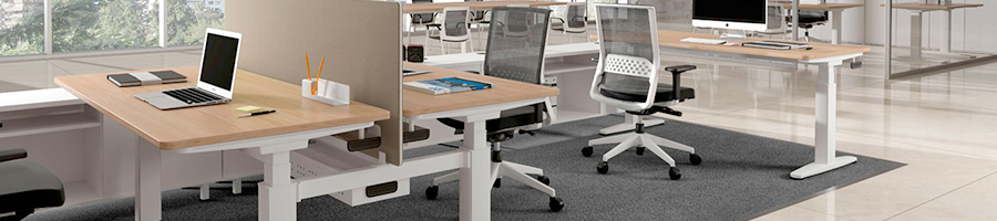 Mesas de oficina con superficie elevable en altura Mobility de Actiu