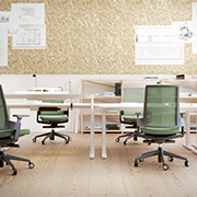 Oficina con silla de dirección verde 3.60 de Forma 5