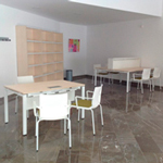 Silla Atenea blanca con asiento verde