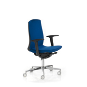 Silla Flexa de Dile Office tapizada en azul con base de ruedas en acero cromado