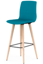 Silla confidente de diseño para oficina Noom 50 Actiu con 4 patas de madera