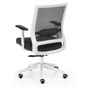 Silla de oficina con basde ruedas y respaldo de malla ergonómica