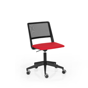 Silla Reload de Dile Office con base de ruedas negra, respaldo de malla y asiento tapizado en rojo