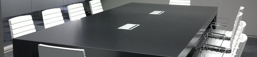 Silla de diseño moderno y ergonómico Top con elastómetro en blanco para sala de reunión en negro y gris oscuro