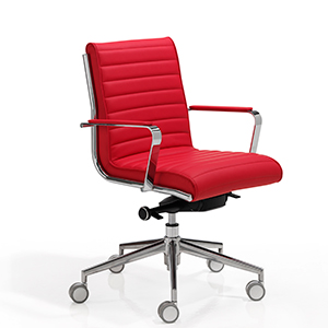 Sillón de dirección con respaldo bajo tapizada en rojo para oficina Trinity