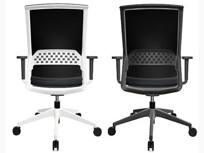 La silla Stay está disponible con marco en blanco o negro