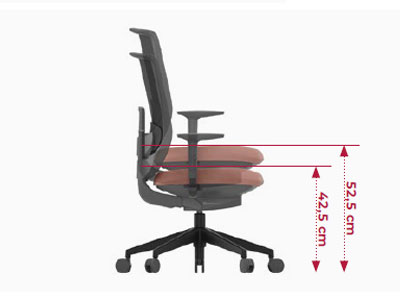 El asiento se eleva y se baja
