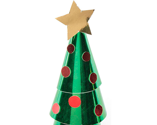 Árbol de navidad hecho con cartulina metalizada