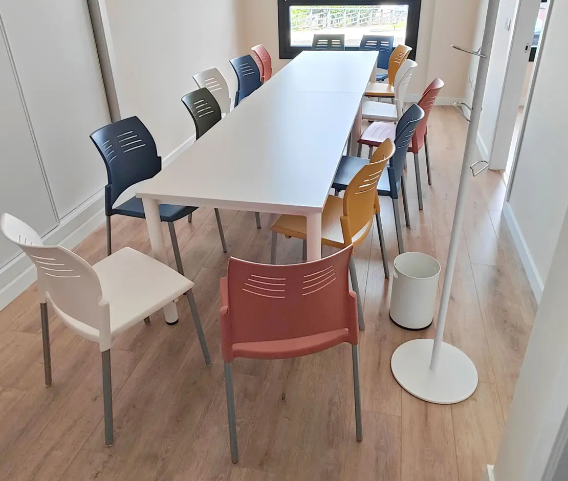 Sillas Spacio Express en uso en un centro de día y ludoteca del Ayuntamiento de Corvera de Asturias