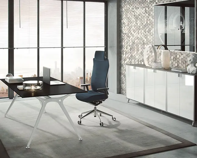 Mesa Arkitek elegancia dirección en despacho de lujo