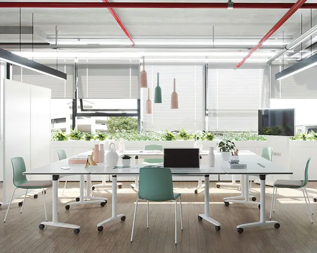 Mesas abatibles Talent 300 Actiu en sala polivalente con sillas Noom