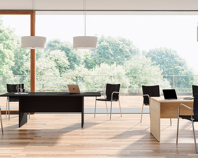 Mesa Ofimat Plus Express negra para despacho de oficina profesional