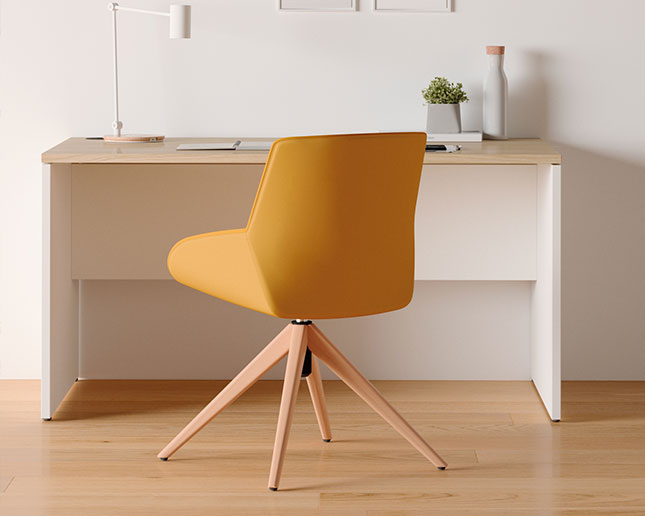 Mesa Ofimat Plus Express blanca con acabado en madera clara para home office