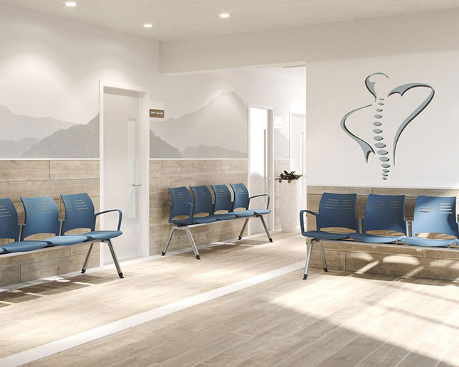 Bancada Spacio Actiu azul en sala de espera de clínica médica