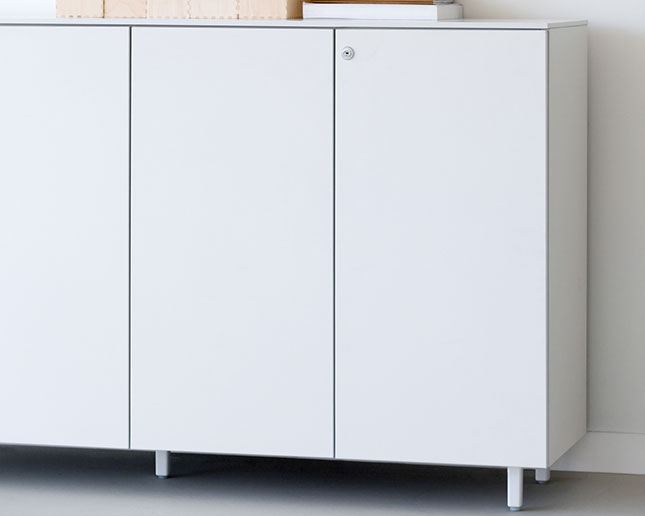 Armario Longo blanco mate elegante y minimalista para proyectos de interiorismo