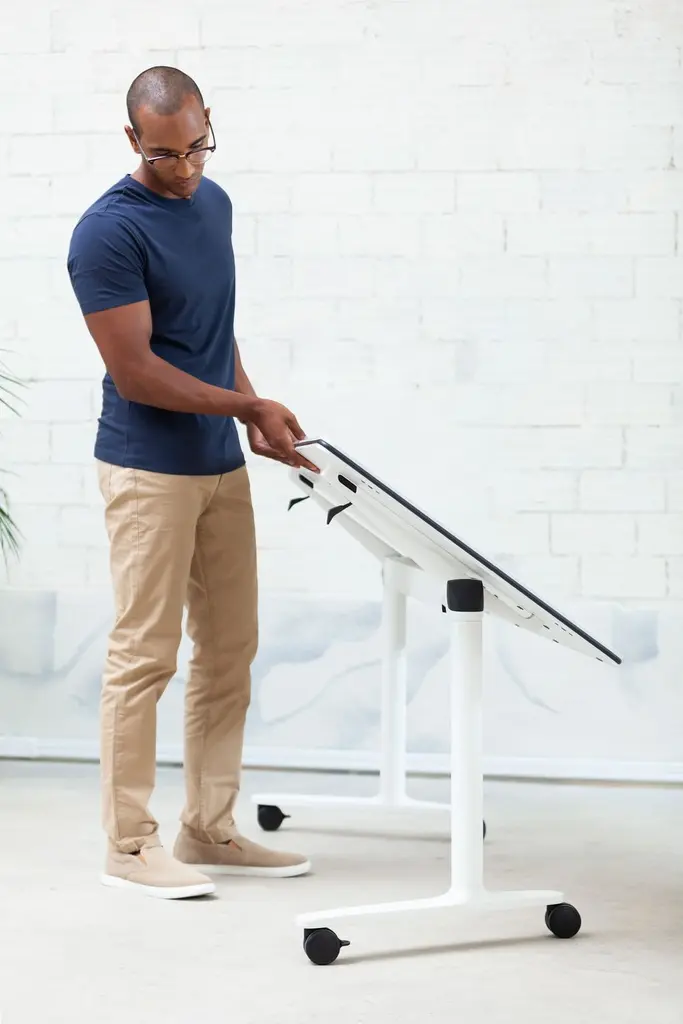 Mesa móvil y abatible con ruedas Talent