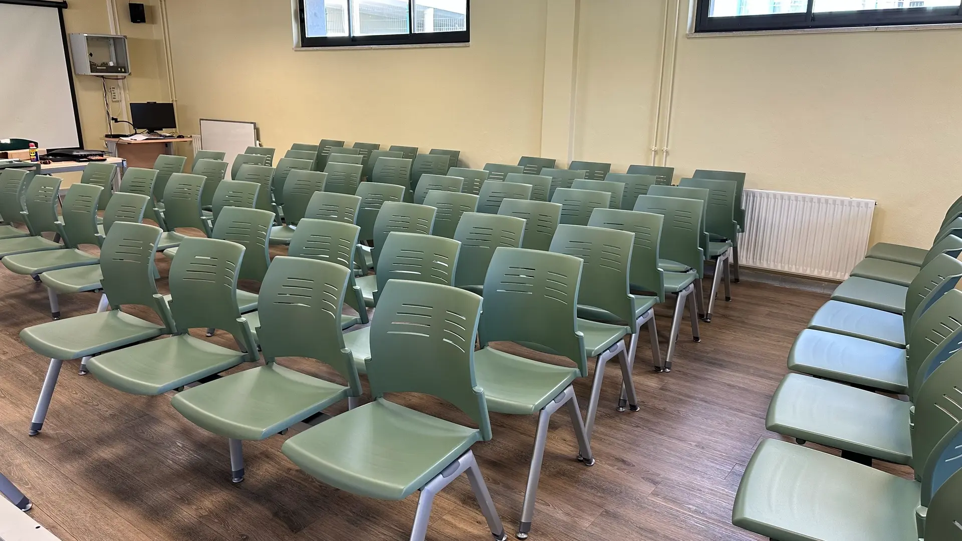 Bancadas Spacio verdes en IES El Sueve