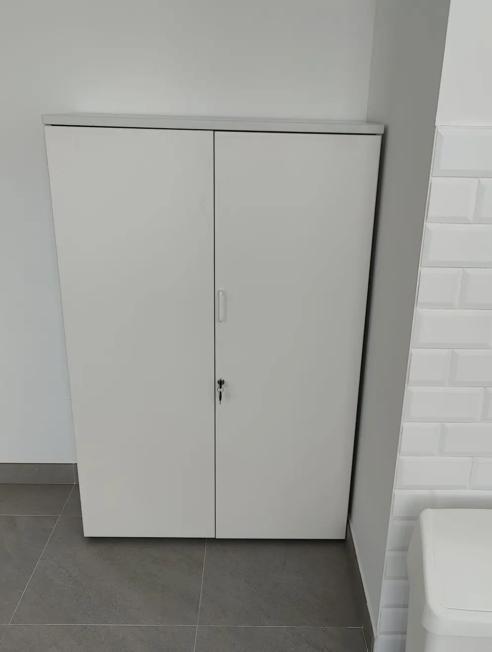 Armario modular Actiu instalado por Asturalba