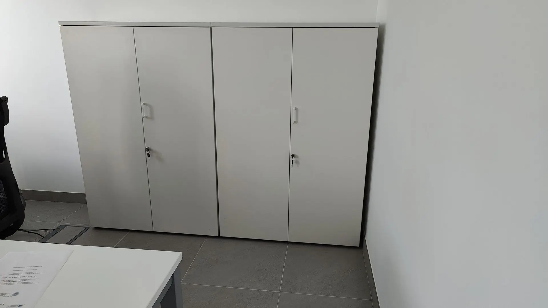 Armario modular Actiu instalado por Asturalba