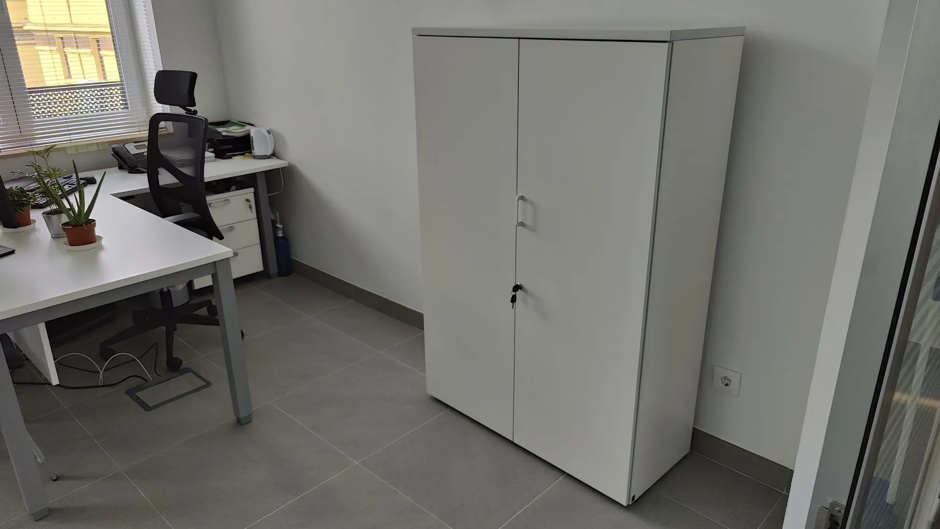 Armario modular Actiu instalado por Asturalba