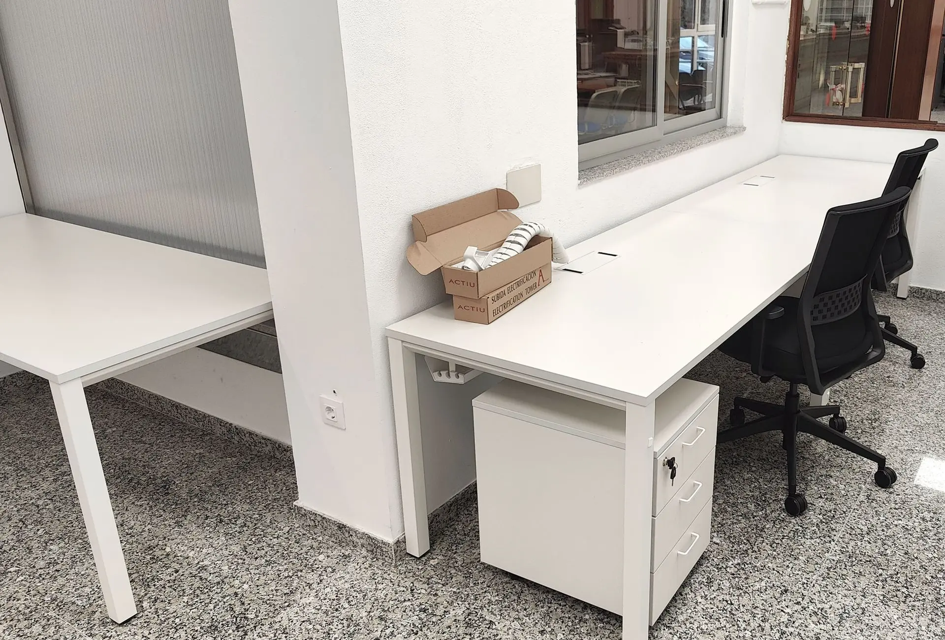 Recepción de Ayuntamiento amueblada por Asturalba