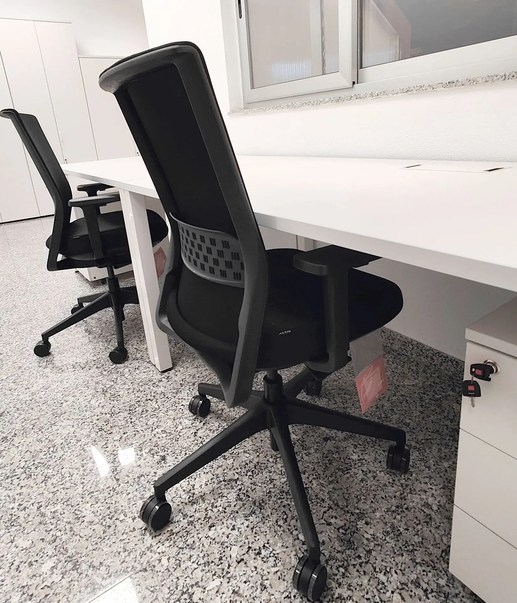 Recepción de Ayuntamiento amueblada por Asturalba