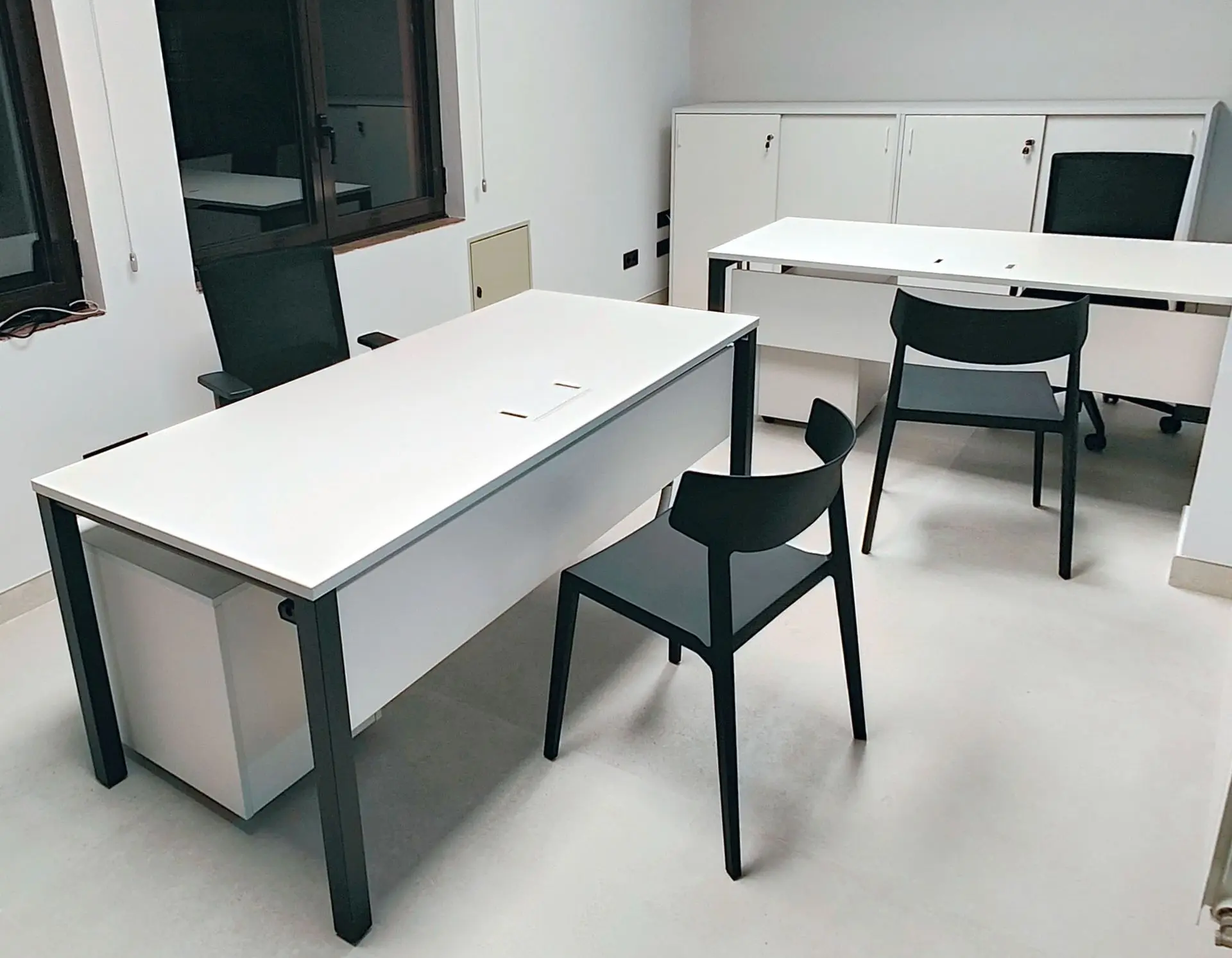 Silla confidente Wing en negro